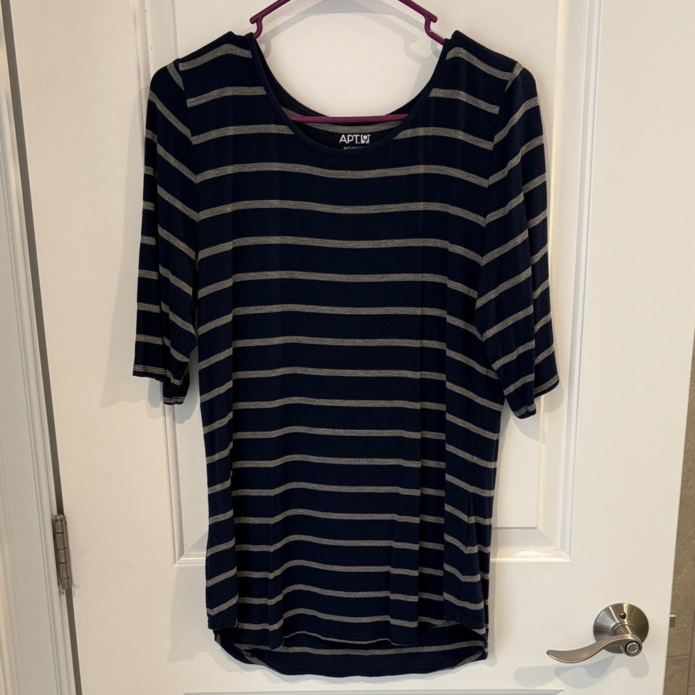 Apt. 9 Women's Navy and Gray Striped Long Sleeve Top